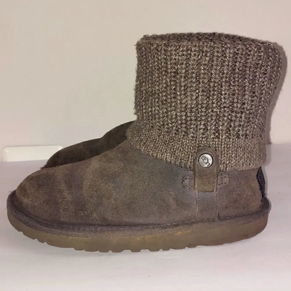 UGG Saela Rib-Knit Suede Boots Sz 2